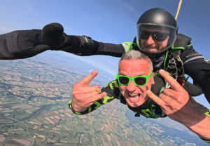 Jakie są ograniczenia i przeciwwskazania do skoku ze spadochronem