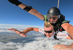 Skoki spadochronowe w Polsce to warto wiedzieć o skokach